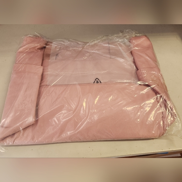 NWT Davvshock Pink Travel Weekender Carry On Tote Bag - Picture 16 of 16